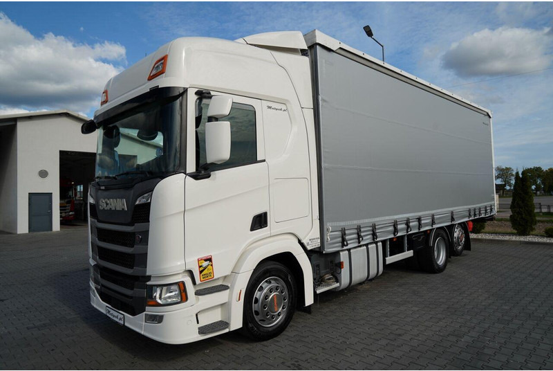 Scania R 450 / MEGA / 6x2 / FIRANKA - 8,2 m / SOLÓWKA / OŚ PODNOSZONA / - Camión lona: foto 2 Scania R 450 / MEGA / 6x2 / FIRANKA - 8,2 m / SOLÓWKA / OŚ PODNOSZONA / - Camión lona: foto 2