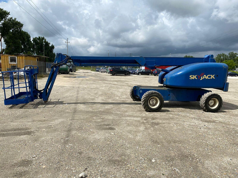 Skyjack SJ40T 4x4 Diesel - Lifting basket  - 14m - Plataforma elevadora: foto 3 Skyjack SJ40T 4x4 Diesel - Lifting basket  - 14m - Plataforma elevadora: foto 3