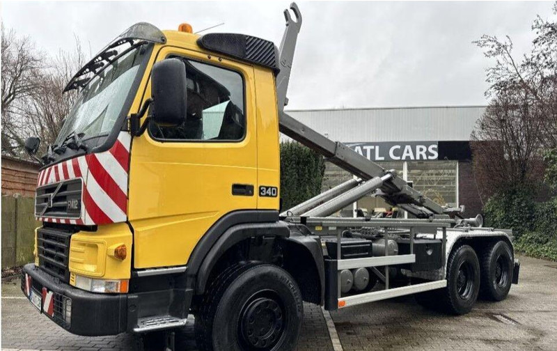 Volvo FM12 6x6 Hook lift - Camión multibasculante: foto 3 Volvo FM12 6x6 Hook lift - Camión multibasculante: foto 3