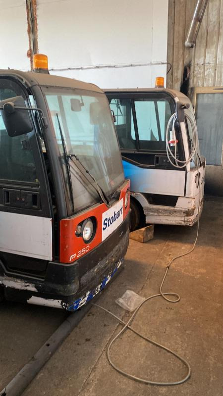 Linde Electric Tug P250 - Remolcadora: foto 4 Linde Electric Tug P250 - Remolcadora: foto 4