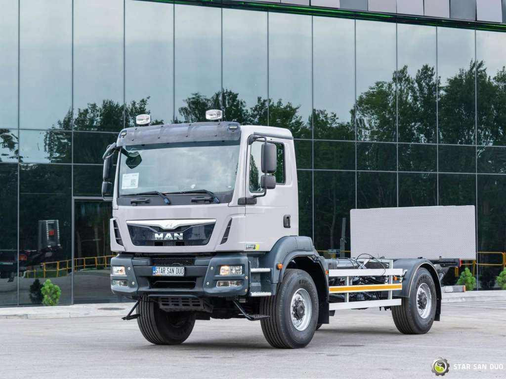 MAN TGM 18.290 4x4 Chassis Camper Single Wheels - Camión chasis: foto 3 MAN TGM 18.290 4x4 Chassis Camper Single Wheels - Camión chasis: foto 3