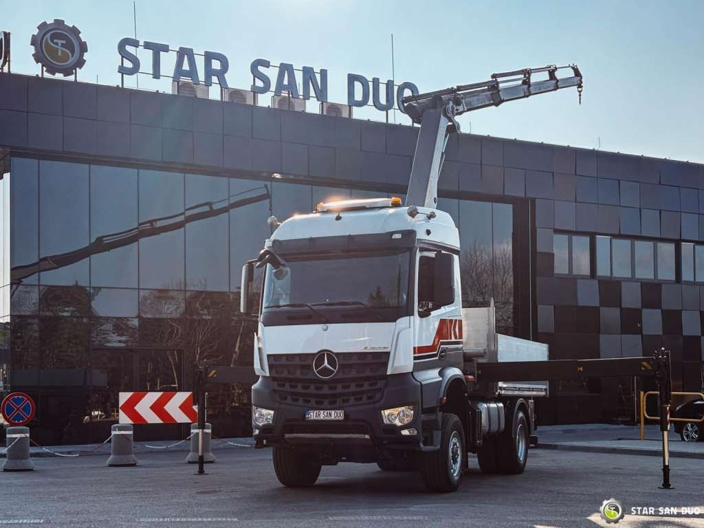 Mercedes-Benz AROCS 1851 4x4 PALFINGER PK 20002 Crane Kran - Camión grúa: foto 5 Mercedes-Benz AROCS 1851 4x4 PALFINGER PK 20002 Crane Kran - Camión grúa: foto 5
