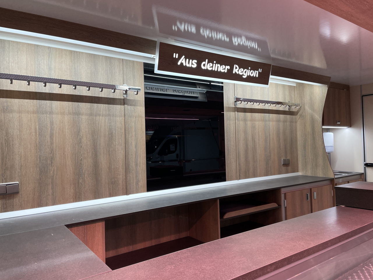 Verkaufsanhänger BORCO HÖHNS - Remolque venta ambulante: foto 3 Verkaufsanhänger BORCO HÖHNS - Remolque venta ambulante: foto 3