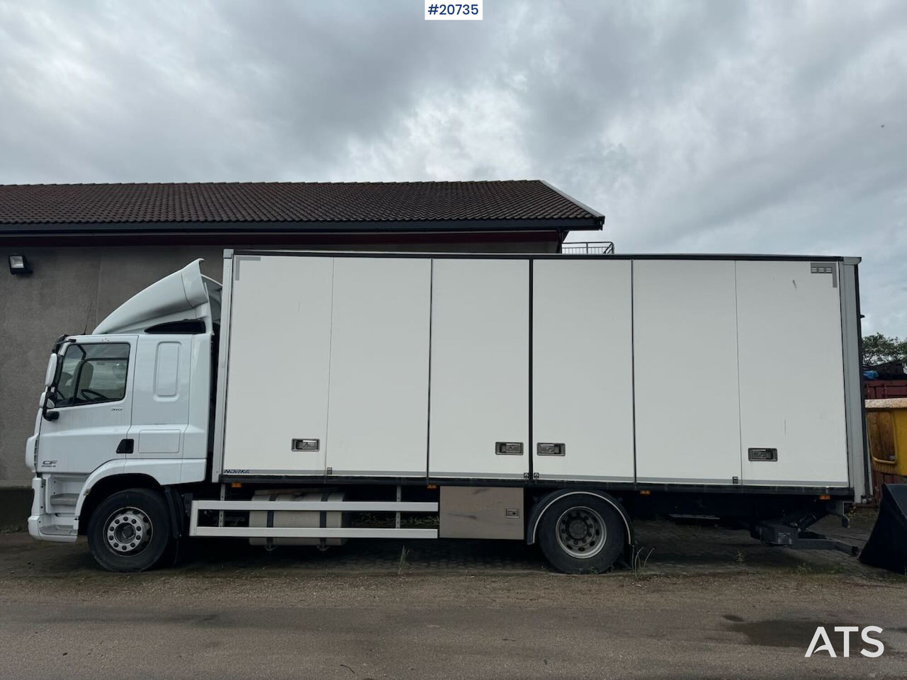 DAF CF310 - Camión caja cerrada: foto 2 DAF CF310 - Camión caja cerrada: foto 2