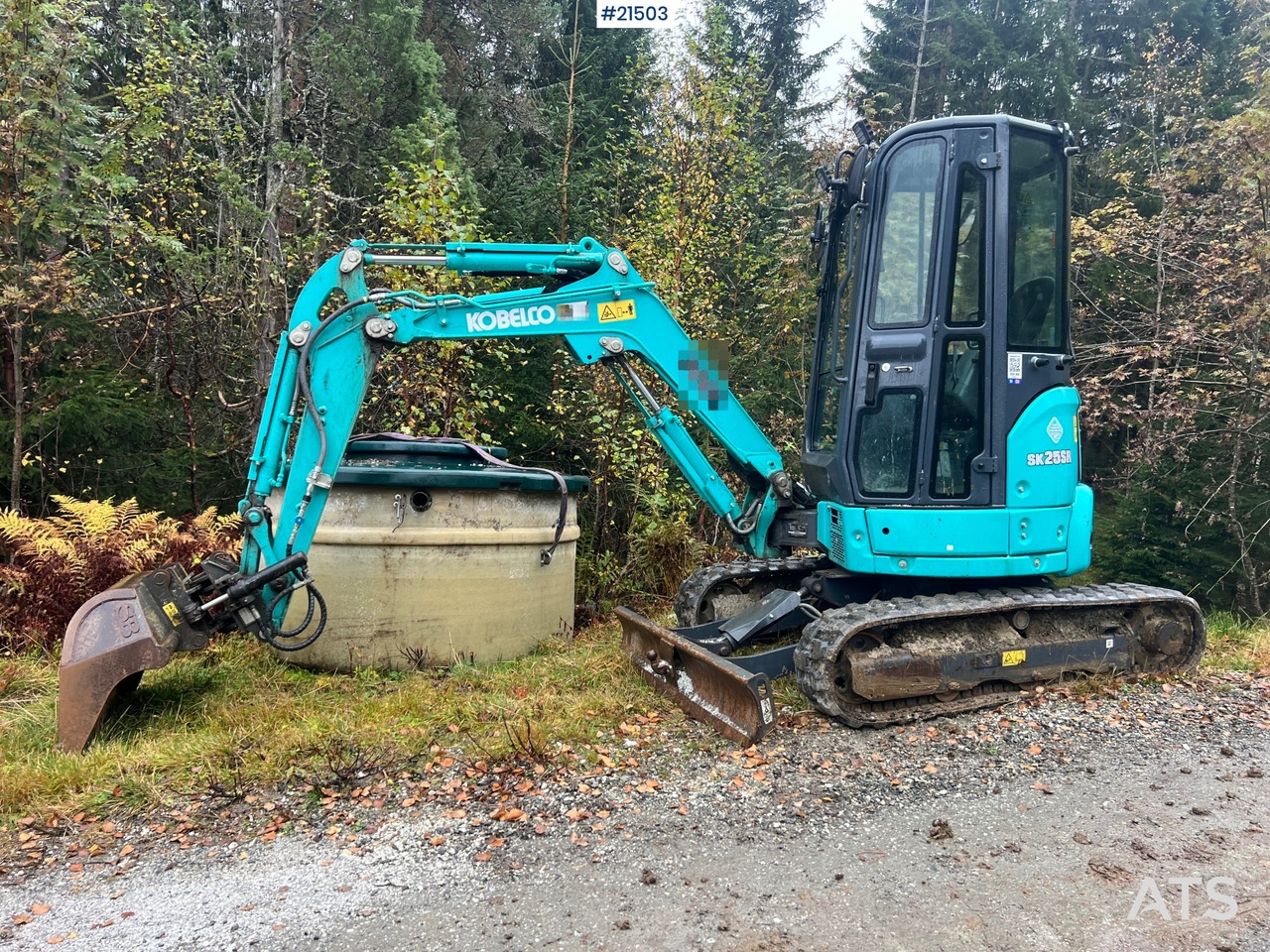 Kobelco Sk25SR-6E Gravemaskin m/ pusseskuffe,graveskuffe og tilt - Miniexcavadora: foto 5 Kobelco Sk25SR-6E Gravemaskin m/ pusseskuffe,graveskuffe og tilt - Miniexcavadora: foto 5