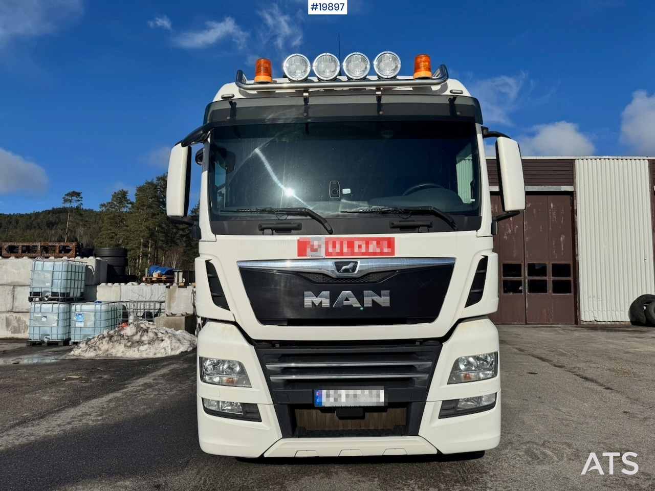 MAN TGX 26.500 - Camión caja cerrada: foto 2 MAN TGX 26.500 - Camión caja cerrada: foto 2