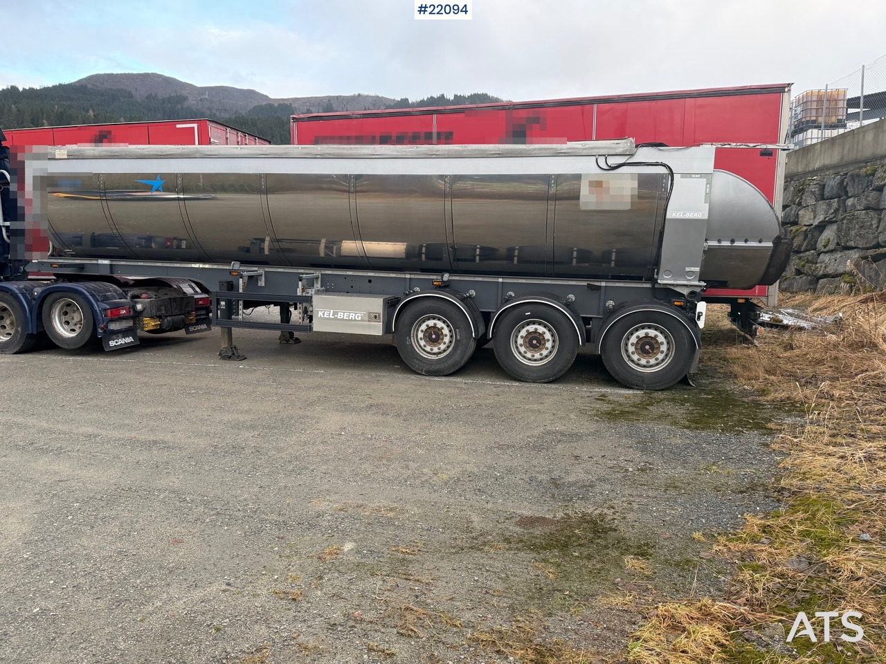Kel-berg 3 akslet Asfaltsemi m/ luftkapell og fjernkontroll - Remolque: foto 1 Kel-berg 3 akslet Asfaltsemi m/ luftkapell og fjernkontroll - Remolque: foto 1