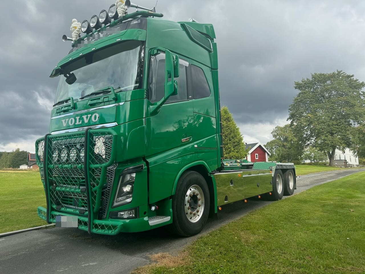 Volvo FH16 - Camión multibasculante: foto 1 Volvo FH16 - Camión multibasculante: foto 1
