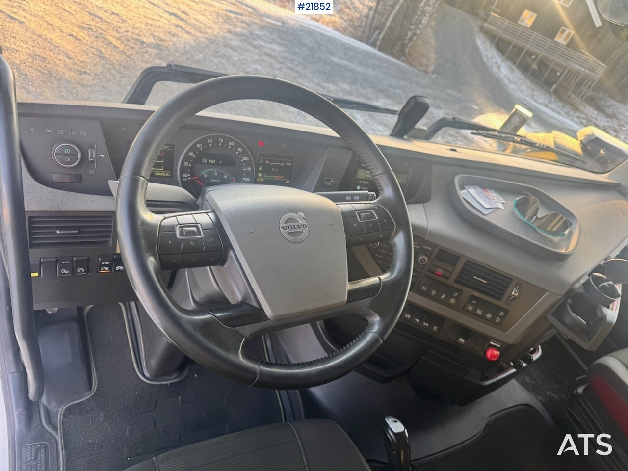 Camión volquete Volvo FH540 8x4 Tippbil. 126 000 km! SE VIDEO: foto 39 Camión volquete Volvo FH540 8x4 Tippbil. 126 000 km! SE VIDEO: foto 39