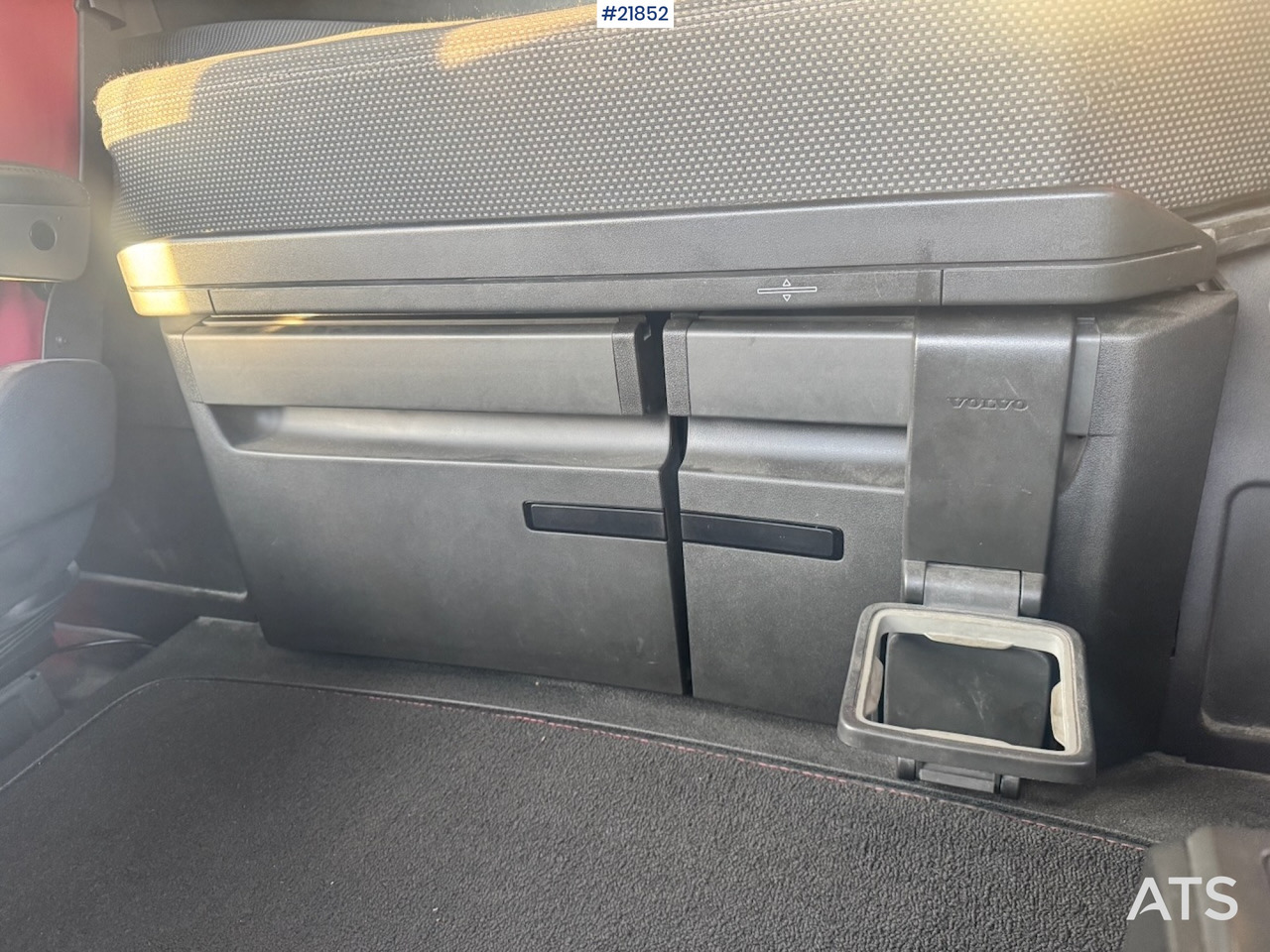 Camión volquete Volvo FH540 8x4 Tippbil. 126 000 km! SE VIDEO: foto 36 Camión volquete Volvo FH540 8x4 Tippbil. 126 000 km! SE VIDEO: foto 36