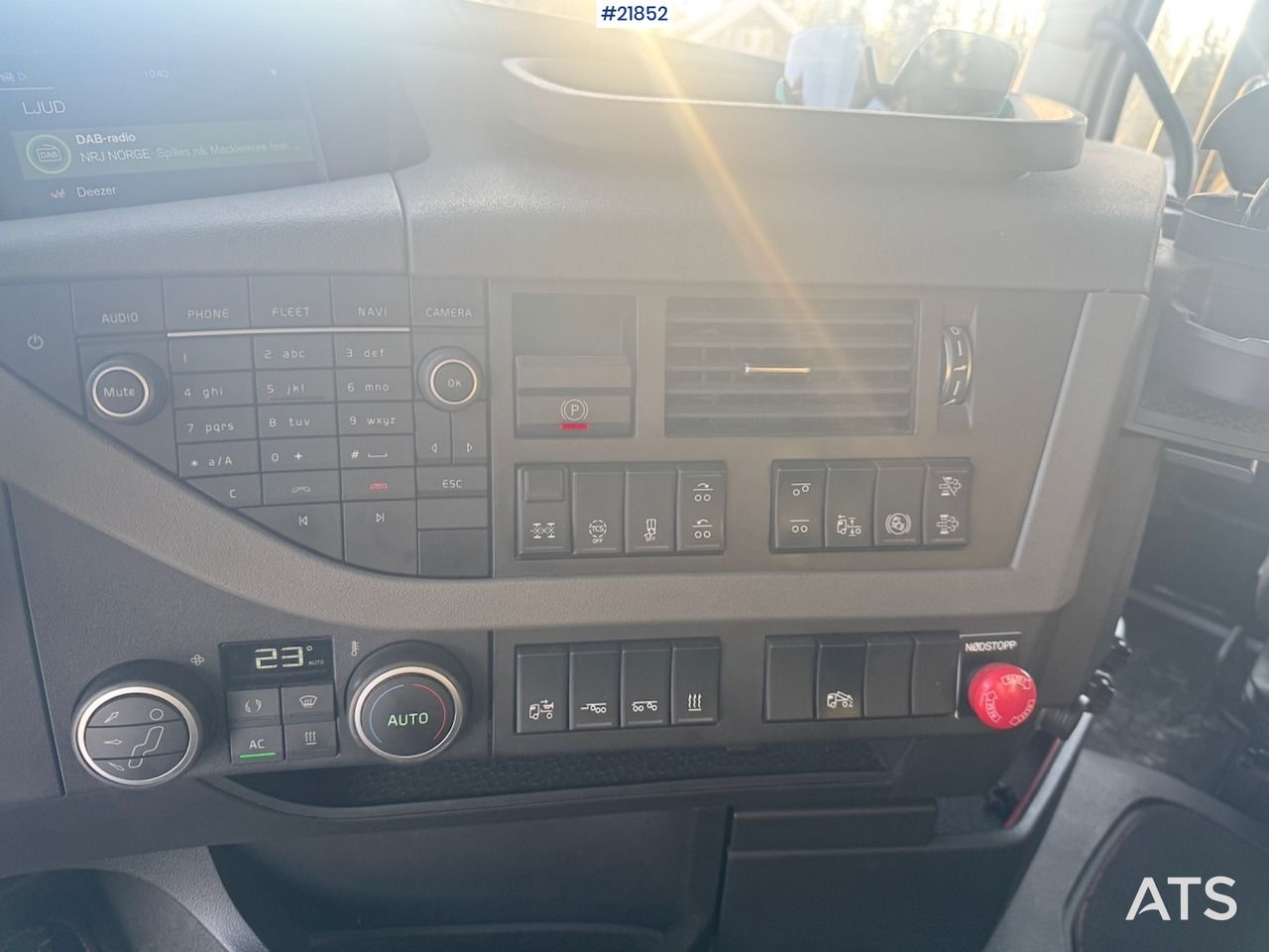 Camión volquete Volvo FH540 8x4 Tippbil. 126 000 km! SE VIDEO: foto 32 Camión volquete Volvo FH540 8x4 Tippbil. 126 000 km! SE VIDEO: foto 32