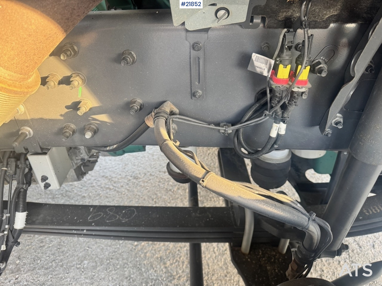 Camión volquete Volvo FH540 8x4 Tippbil. 126 000 km! SE VIDEO: foto 14 Camión volquete Volvo FH540 8x4 Tippbil. 126 000 km! SE VIDEO: foto 14