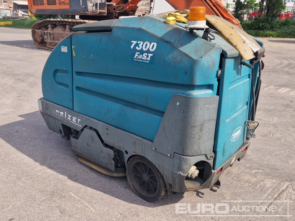7300 Ride On Scrubning Machine - Fregadora: foto 3 7300 Ride On Scrubning Machine - Fregadora: foto 3