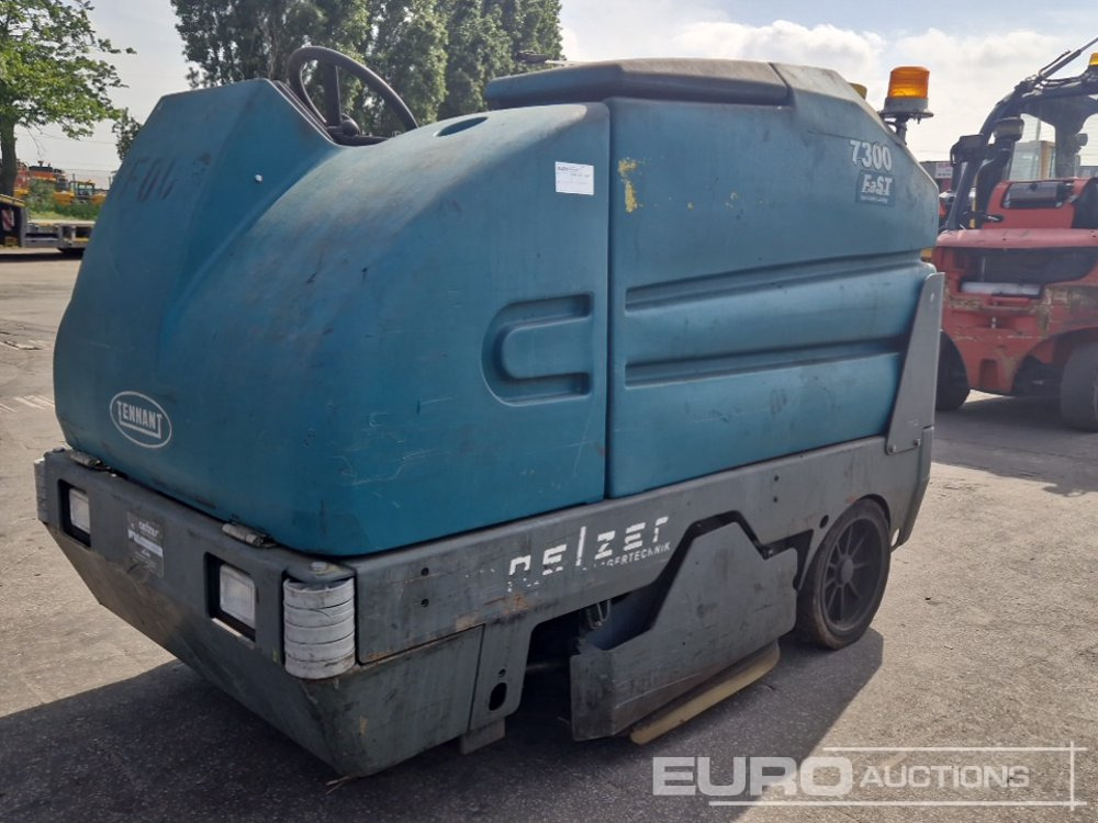 7300 Ride On Scrubning Machine - Fregadora: foto 1 7300 Ride On Scrubning Machine - Fregadora: foto 1