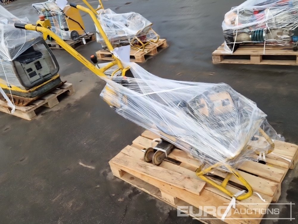 ROWRENCH P4 RKS Unirversal Petrol Powered Wrench + AX25 Concrete Poker - Maquinaria para hormigón: foto 4 ROWRENCH P4 RKS Unirversal Petrol Powered Wrench + AX25 Concrete Poker - Maquinaria para hormigón: foto 4