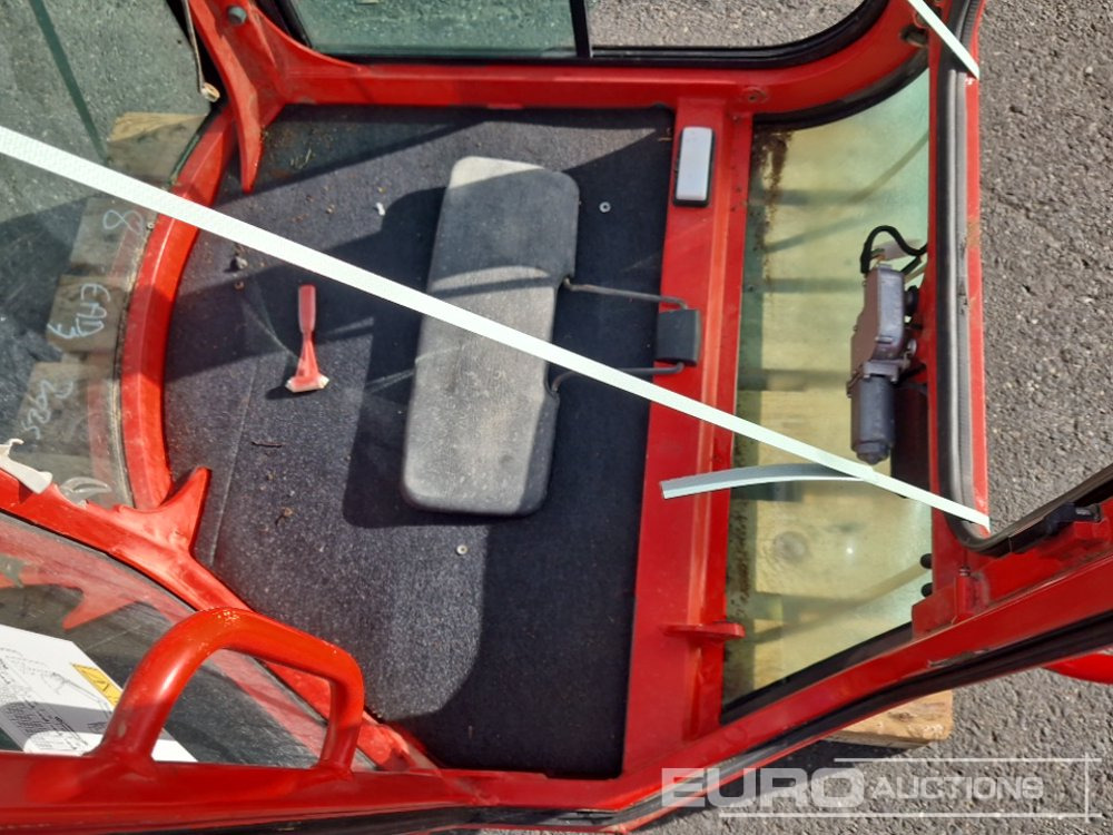 Cabin to suit Yanmar VIO20-4 - Recambio para Excavadora: foto 5 Cabin to suit Yanmar VIO20-4 - Recambio para Excavadora: foto 5