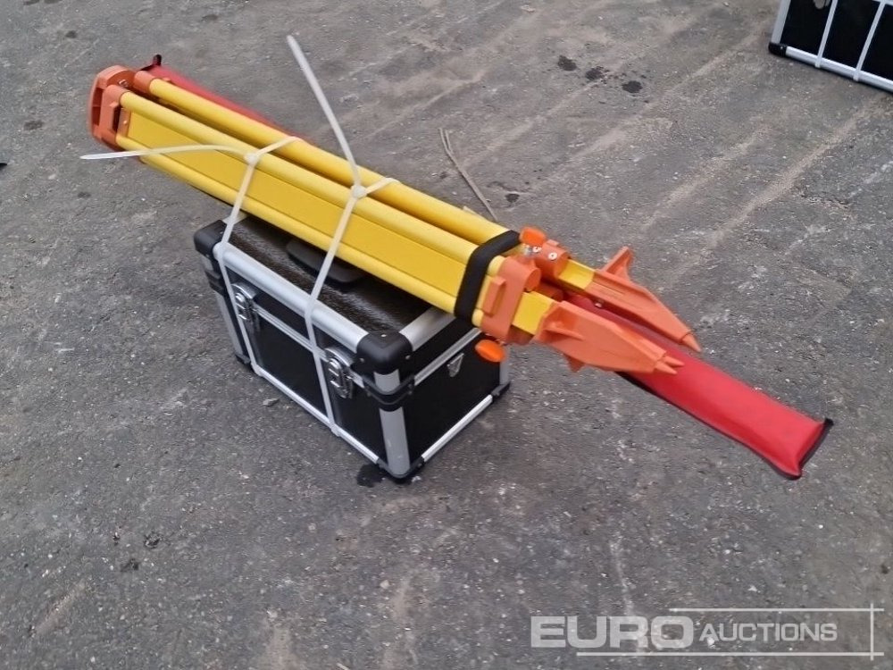 Unused 2025 SKLP Laser Level, Self-Levelling Rotary Laser Level with Batteries, Receiver, Tripod, Grade Rod - Equipo de taller: foto 3 Unused 2025 SKLP Laser Level, Self-Levelling Rotary Laser Level with Batteries, Receiver, Tripod, Grade Rod - Equipo de taller: foto 3