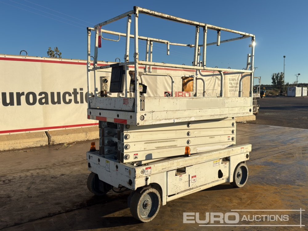 2014 Haulotte Compact 12 - Plataforma de tijeras: foto 1 2014 Haulotte Compact 12 - Plataforma de tijeras: foto 1