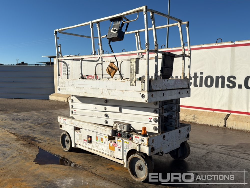 2014 Haulotte Compact 12 - Plataforma de tijeras: foto 3 2014 Haulotte Compact 12 - Plataforma de tijeras: foto 3