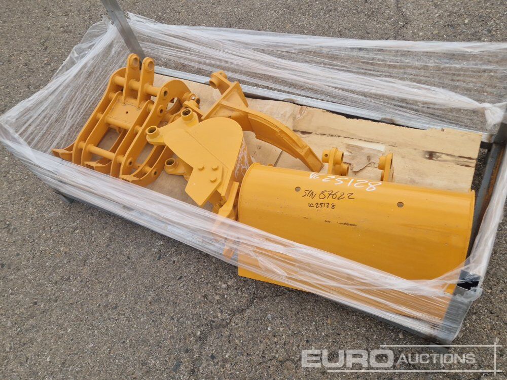 Set of Bucket, Ripper, Rake, Diggin Bucket - Equipo de construcción: foto 3 Set of Bucket, Ripper, Rake, Diggin Bucket - Equipo de construcción: foto 3
