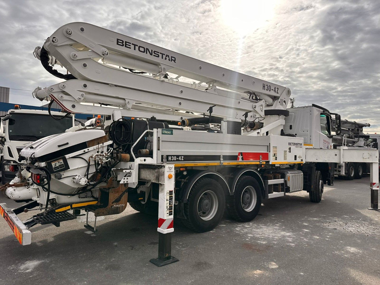 Mercedes-Benz Arocs 2640 - Camión bomba de hormigón: foto 4 Mercedes-Benz Arocs 2640 - Camión bomba de hormigón: foto 4