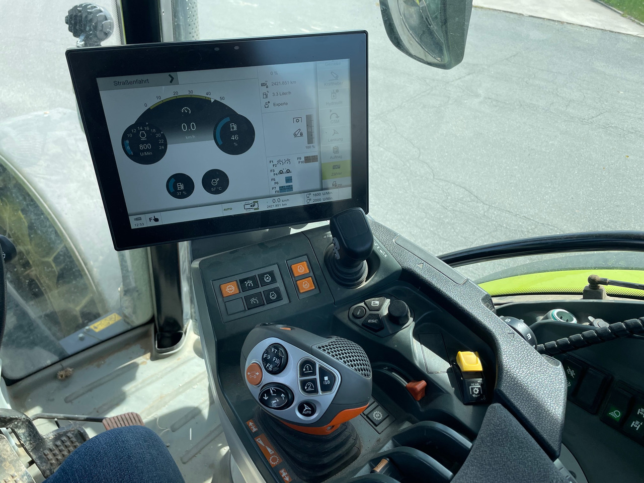 Claas Arion 660 C-matic - Tractor: foto 4 Claas Arion 660 C-matic - Tractor: foto 4