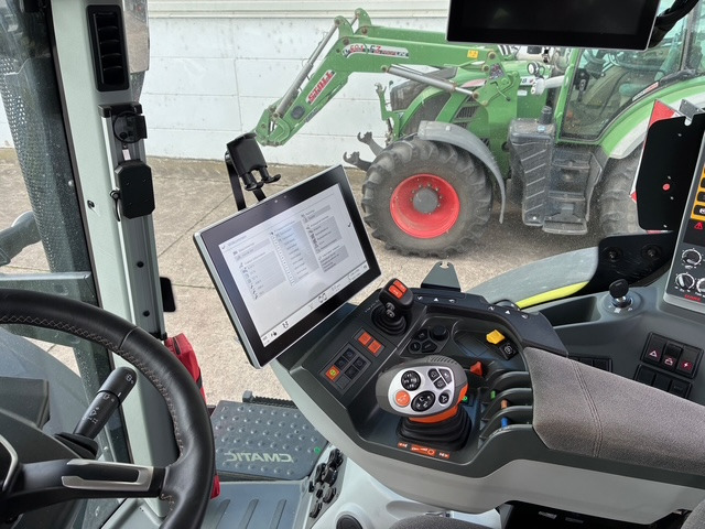 Claas Axion 870 CMATIC - Tractor: foto 4 Claas Axion 870 CMATIC - Tractor: foto 4