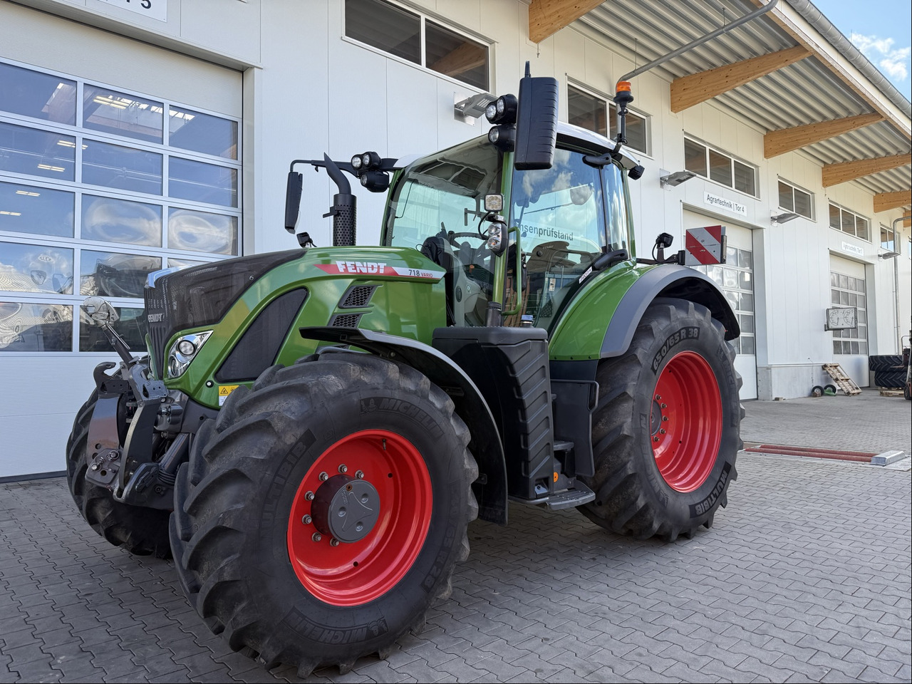 Tractor Fendt 718 Vario Gen6 ProfiPlus: foto 12