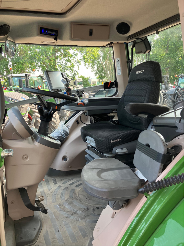 Fendt 826 Vario S4 Profi Plus RTK - Tractor: foto 3 Fendt 826 Vario S4 Profi Plus RTK - Tractor: foto 3