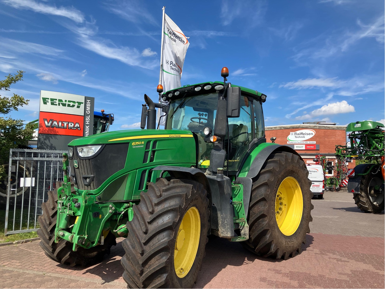 John Deere 6250 R - Tractor: foto 1 John Deere 6250 R - Tractor: foto 1