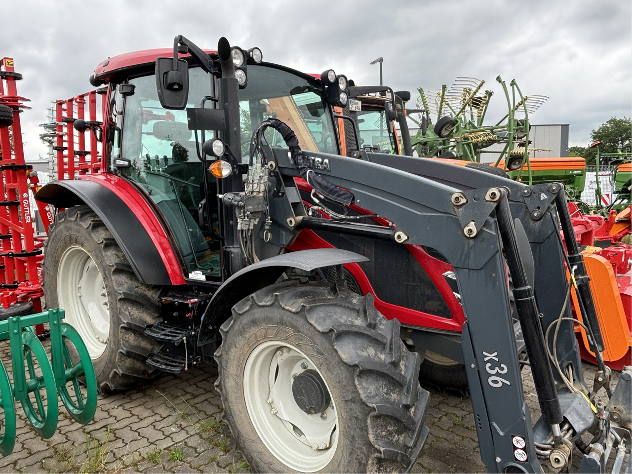 Valtra A 95 - Tractor: foto 1 Valtra A 95 - Tractor: foto 1