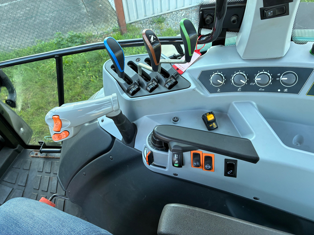 Valtra A114MH4 AC 71.5 - Tractor: foto 3 Valtra A114MH4 AC 71.5 - Tractor: foto 3