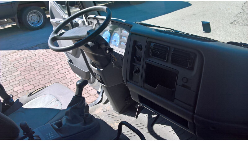Renault MIDLUM Euro 5 - Cabina e interior para Camión: foto 4 Renault MIDLUM Euro 5 - Cabina e interior para Camión: foto 4