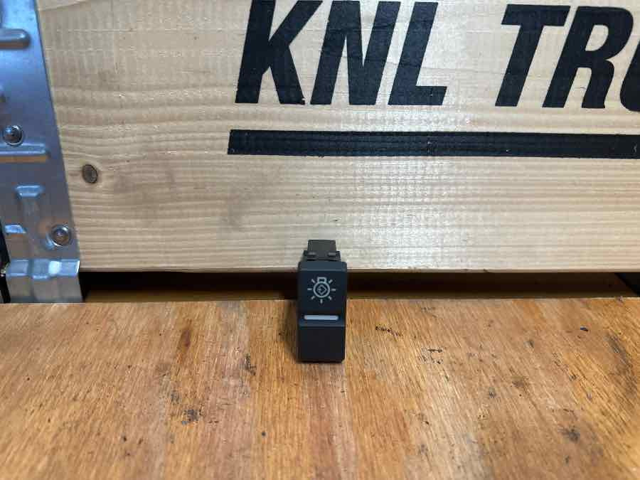 MAN SWITCH 81.25503-0322 - Cabina e interior para Camión: foto 1 MAN SWITCH 81.25503-0322 - Cabina e interior para Camión: foto 1