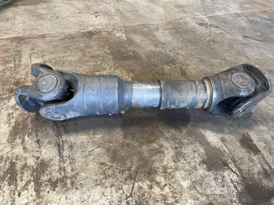 MERCEDES 4X4 PROPSHAFTS A6564102902 - Árbol de transmisión para Camión: foto 1 MERCEDES 4X4 PROPSHAFTS A6564102902 - Árbol de transmisión para Camión: foto 1