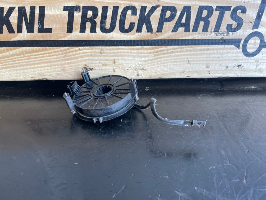 MERCEDES CLOCK SPIN A0004642018 - Cabina e interior para Camión: foto 1 MERCEDES CLOCK SPIN A0004642018 - Cabina e interior para Camión: foto 1