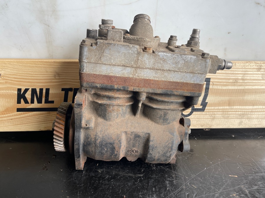 MERCEDES COMPRESSOR A0011308315 - Motor y piezas para Camión: foto 1 MERCEDES COMPRESSOR A0011308315 - Motor y piezas para Camión: foto 1