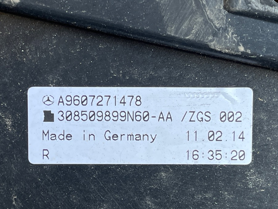 MERCEDES DOOR PANEL A9607271478 - Cabina e interior para Camión: foto 3 MERCEDES DOOR PANEL A9607271478 - Cabina e interior para Camión: foto 3