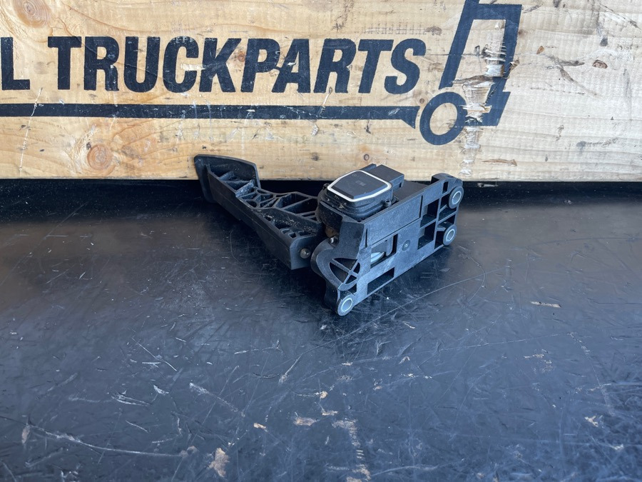 MERCEDES SPEEDER PEDAL A9603000004 - Cabina e interior para Camión: foto 2 MERCEDES SPEEDER PEDAL A9603000004 - Cabina e interior para Camión: foto 2