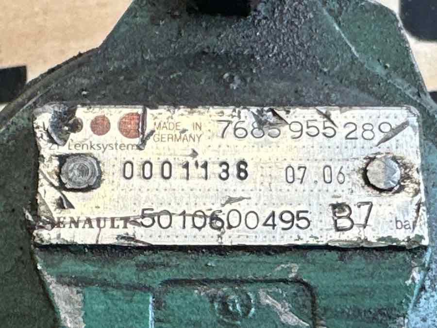 RENAULT STEERING PUMP 5010600495 - Dirección para Camión: foto 3 RENAULT STEERING PUMP 5010600495 - Dirección para Camión: foto 3