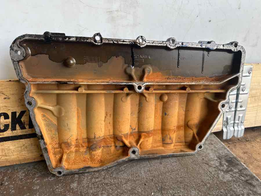 SCANIA ENGINE COVER 2001481 - Motor y piezas para Camión: foto 2 SCANIA ENGINE COVER 2001481 - Motor y piezas para Camión: foto 2