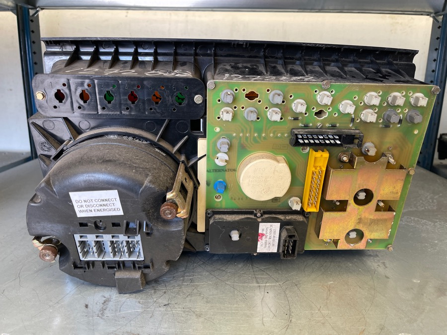 SCANIA INSTRUMENT 1421622 - Cabina e interior para Camión: foto 2 SCANIA INSTRUMENT 1421622 - Cabina e interior para Camión: foto 2