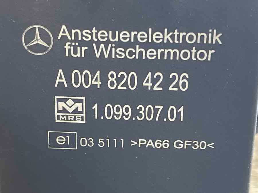 SETRA / MERCEDES ECU WIPER MOTOR A0048204226 - Unidad de control para Autobús: foto 2 SETRA / MERCEDES ECU WIPER MOTOR A0048204226 - Unidad de control para Autobús: foto 2