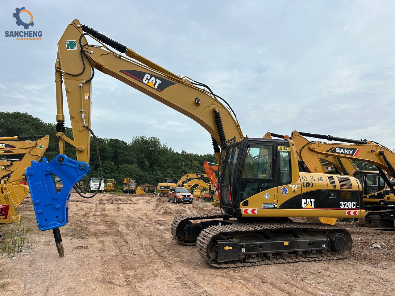 CAT 320CL with hammer crawler excavator - Excavadora de cadenas: foto 1 CAT 320CL with hammer crawler excavator - Excavadora de cadenas: foto 1