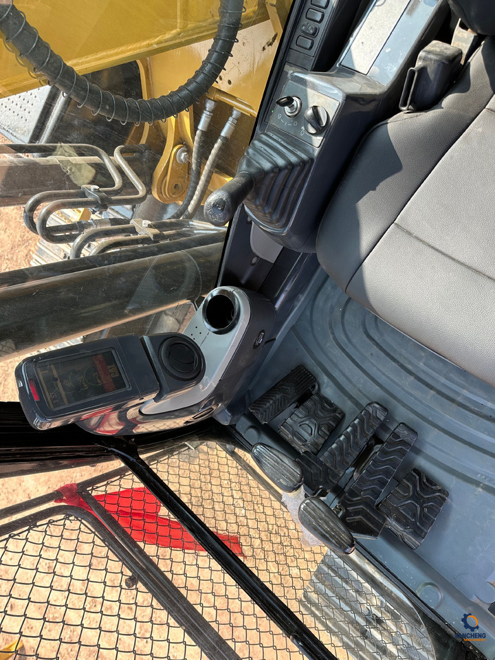 Excavadora de cadenas CATERPILLAR 320D2L: foto 10 Excavadora de cadenas CATERPILLAR 320D2L: foto 10