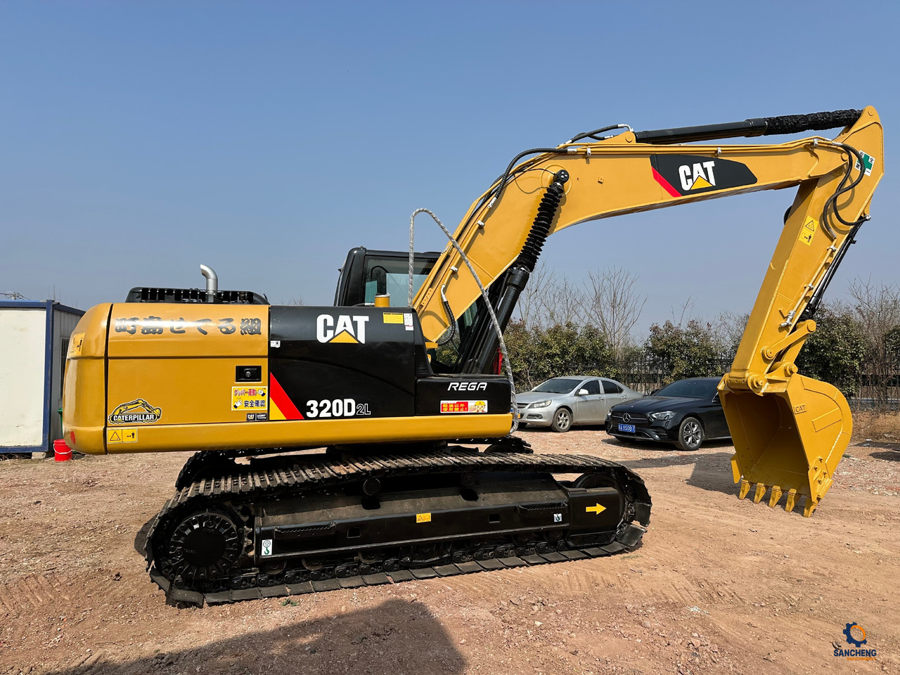 CATERPILLAR 320DL - Excavadora de cadenas: foto 1 CATERPILLAR 320DL - Excavadora de cadenas: foto 1