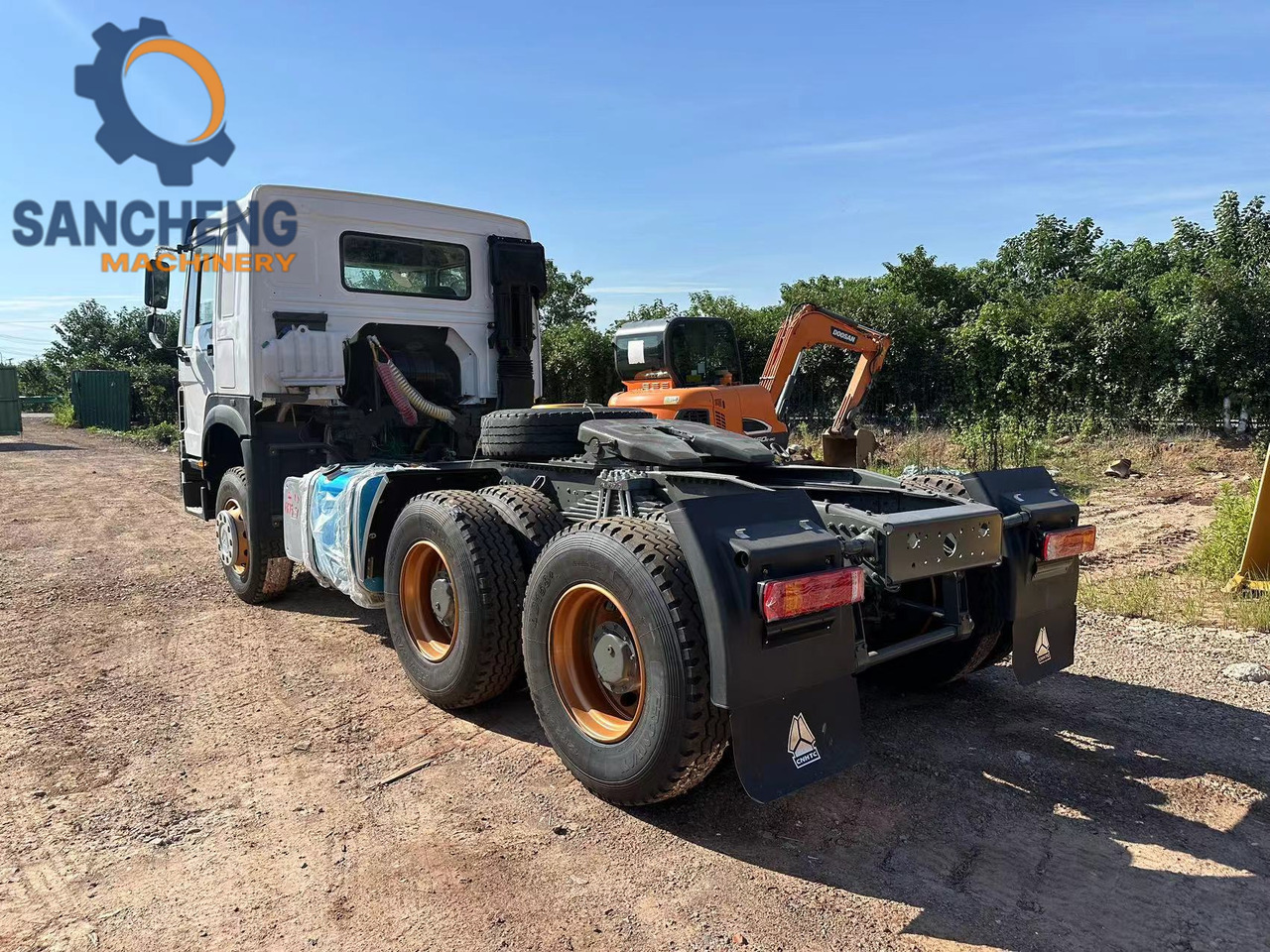SINOTRUK HOWO Truck Head 371 - Cabeza tractora: foto 5 SINOTRUK HOWO Truck Head 371 - Cabeza tractora: foto 5
