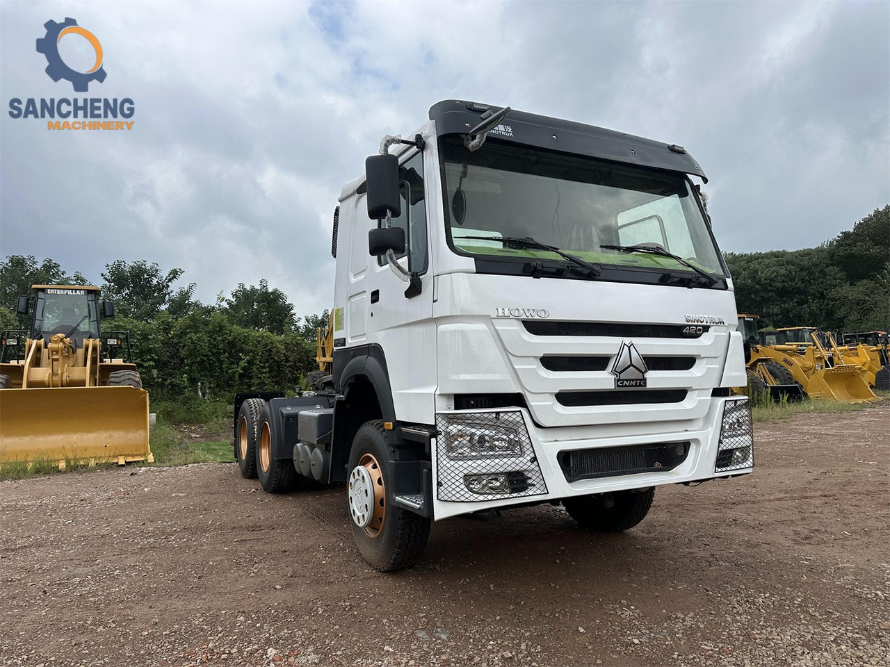 SINOTRUK Howo tractor unit 420 - Cabeza tractora: foto 1 SINOTRUK Howo tractor unit 420 - Cabeza tractora: foto 1