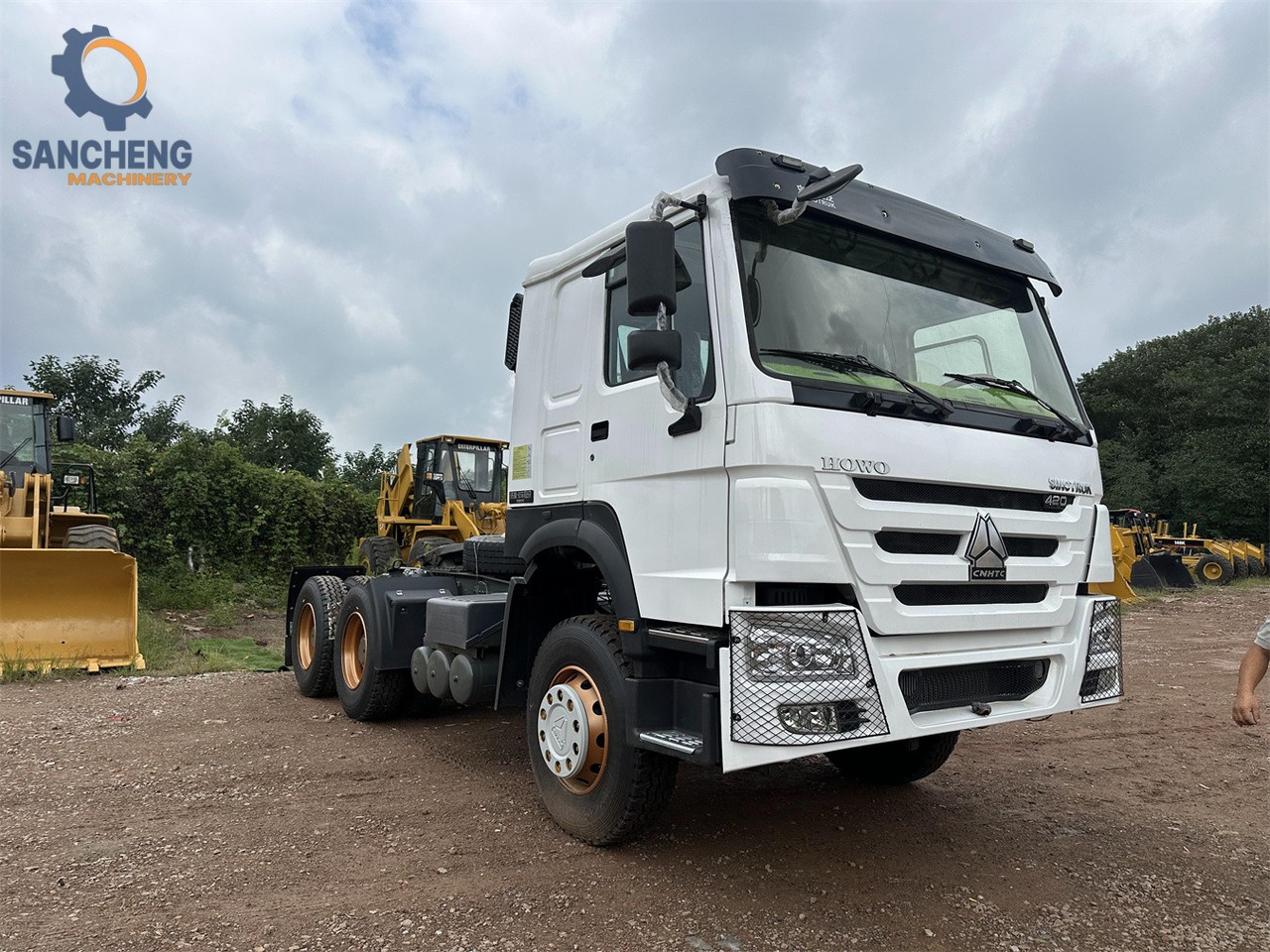 SINOTRUK Howo tractor unit 420hp - Cabeza tractora: foto 3 SINOTRUK Howo tractor unit 420hp - Cabeza tractora: foto 3