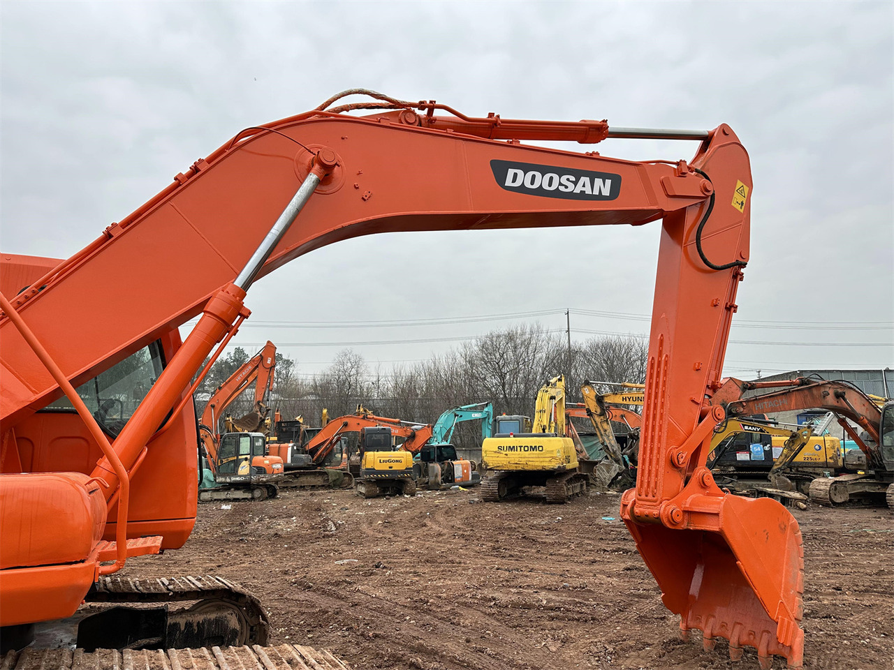 DOOSAN DH220 excavator - Excavadora de cadenas: foto 4 DOOSAN DH220 excavator - Excavadora de cadenas: foto 4
